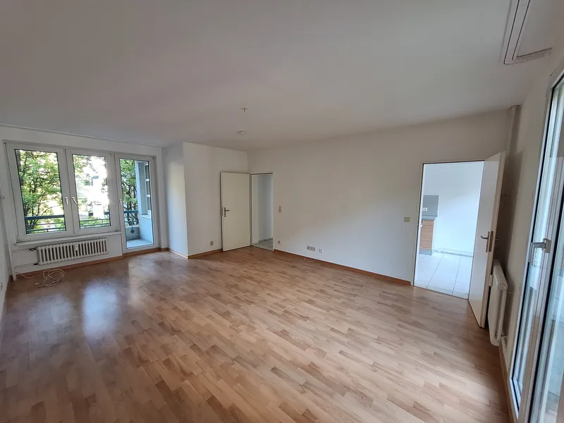 NUR mit WBS 100 o. 140 !!! Gepflegt mit schöner Hofanlage am Opernplatz - Sofort bezugsfrei